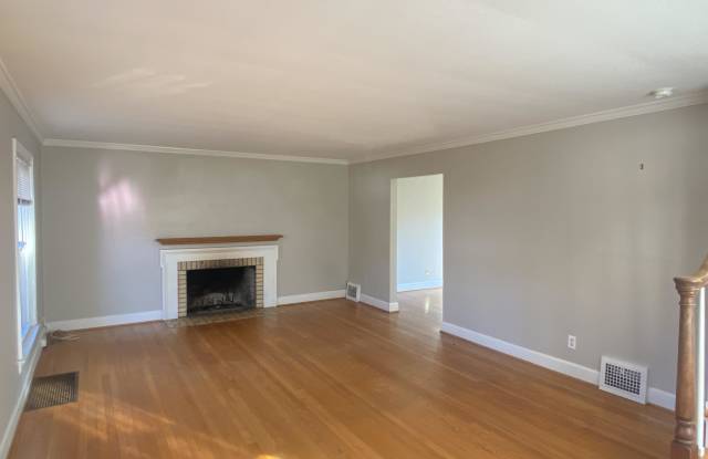 1611 Ferndale Place Gallery 2