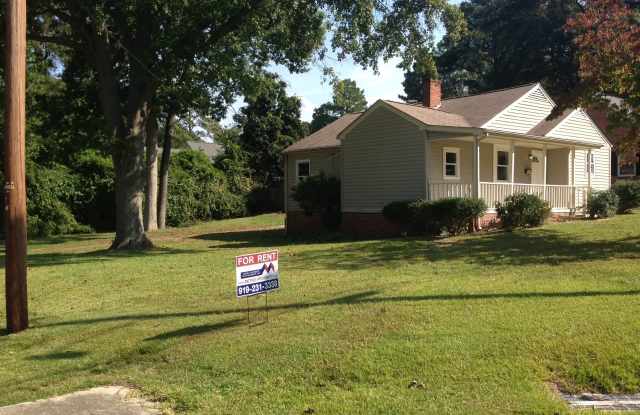 Charming 3 bedroom home in the heart of downtown Fuquay Varina photos photos