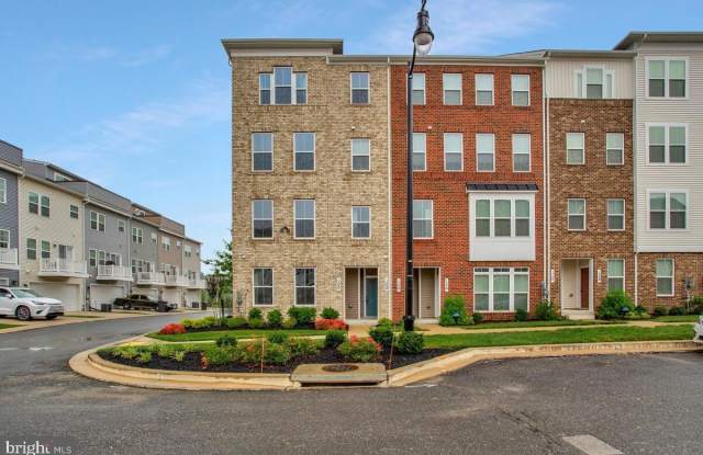 100 LAWNDALE DRIVE photos photos
