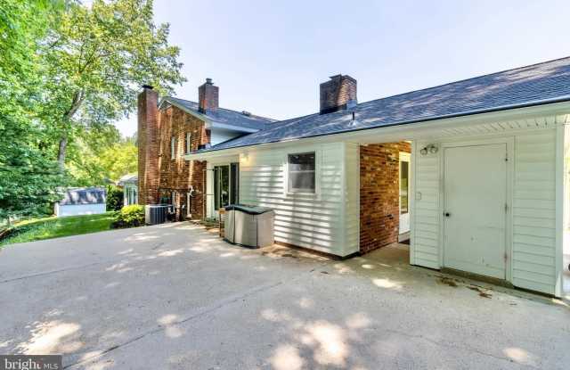 7613 HAMLET Street photos photos