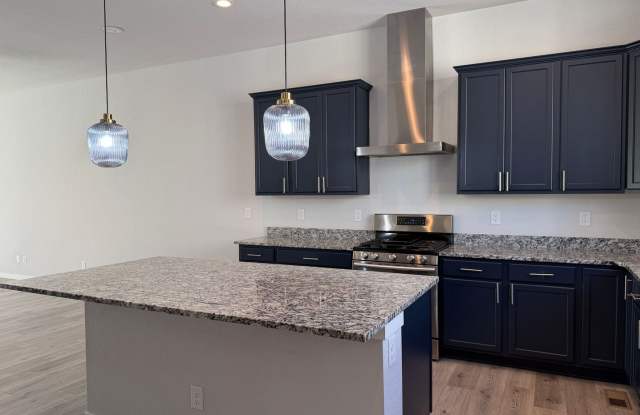 Beautiful Modern 3BD/4BA Townhome in the Heart of Superior! Gallery 4