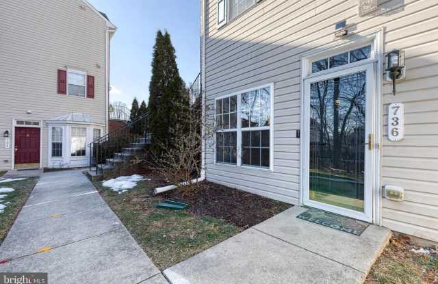Welcome to 736 Heather Stone Loop, a 2bd 2bth condo in the gated community of Crain Summit! photos photos