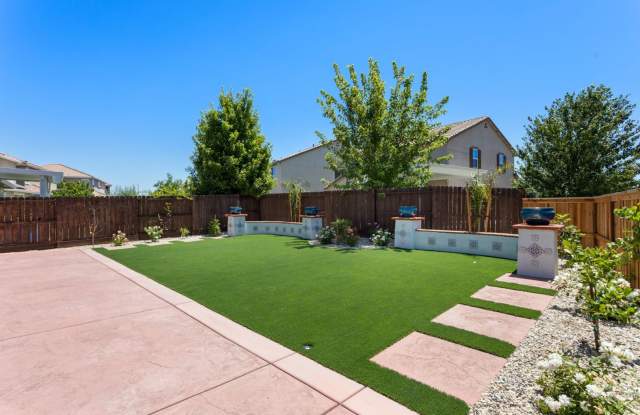 5000 Glenwood Springs Way Gallery 4