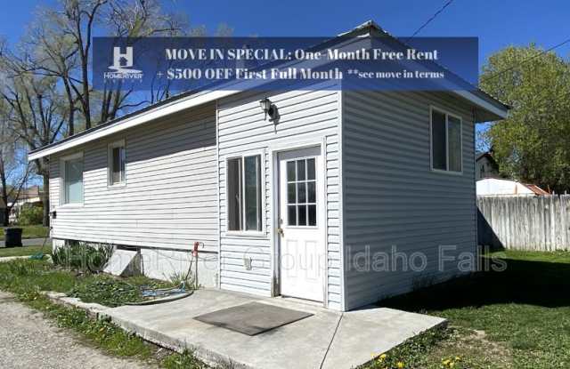385 Lomax St - 385 Lomax Street, Idaho Falls, ID 83401
