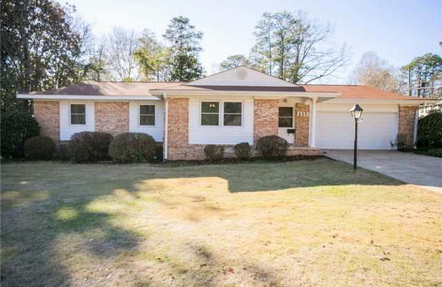 Single Family Home with Double car garage - 659 Thorpe Street, Auburn, AL 36830