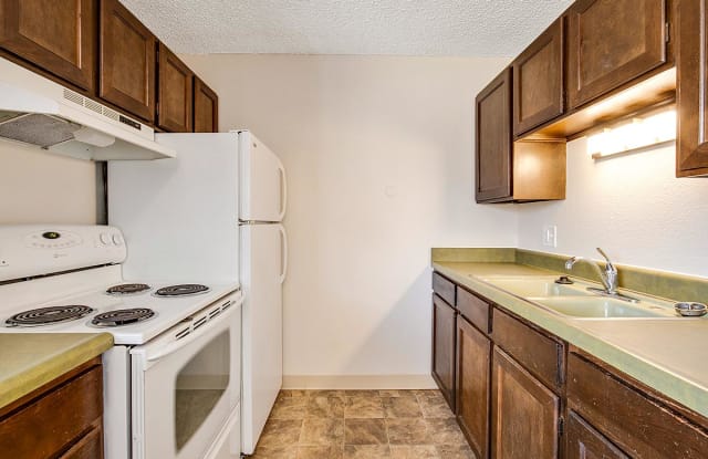 Greenway Apartments Gallery 3