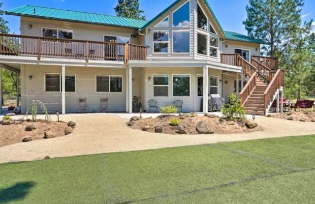 Beautiful home, 4 Bed, 3 Bath Home on 9.65 Acres Gallery 1