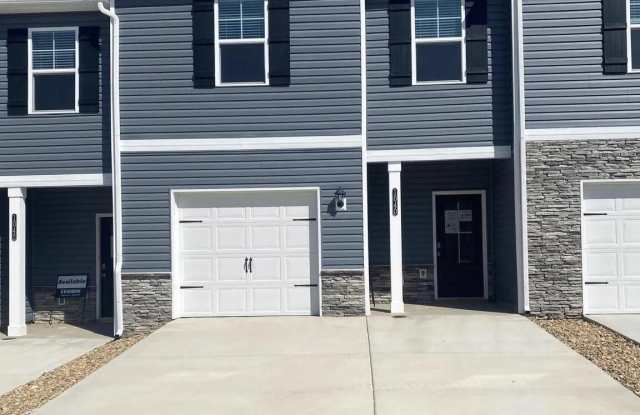 1040 Saylors Place Place - 1040 Saylors Place, Jonesborough, TN 37659