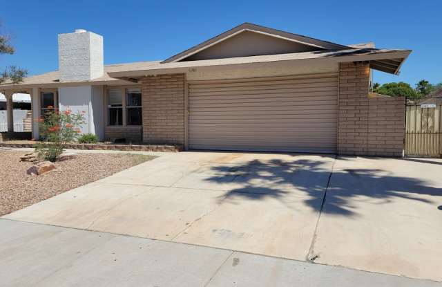Spacious 4-Bedroom Home Featuring Private Pool, Spa & RV Parking Gallery 1