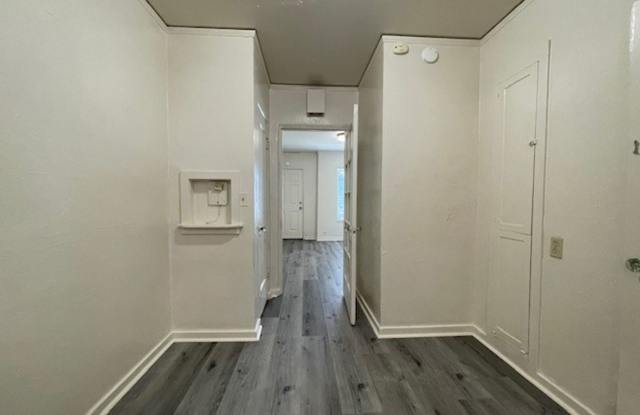 Quaint Studio, Freshly Painted, with modern fixtures, with front and back entrance, Gallery 4