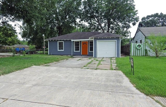 5334 Bataan - 5334 Bataan Road, Houston, TX 77033