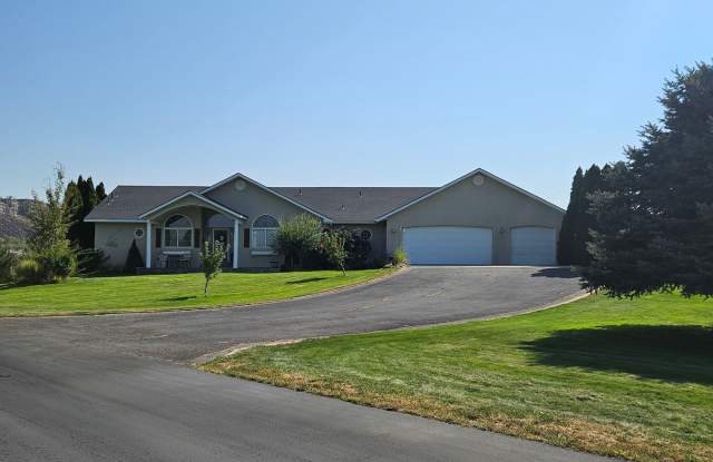 Luxury Golf Course Living on the Snake River – 4 Bed, 4 Bath Home in Gated Community photos photos