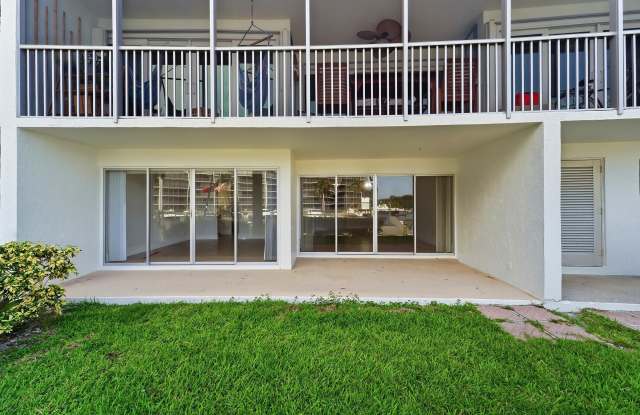 1427 E Hillsboro Boulevard Gallery 4