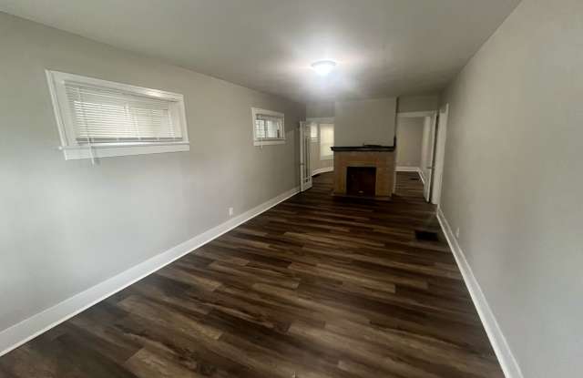 Three Bedroom House W/ Full unfinished Basement Gallery 3