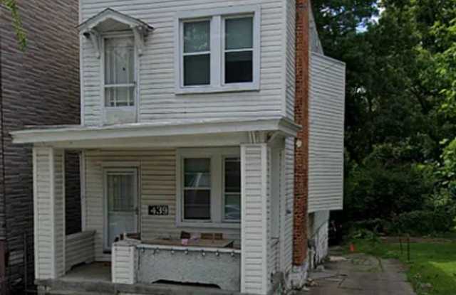 4-5 Bedroom House in Clifton Near UC Campus photos photos