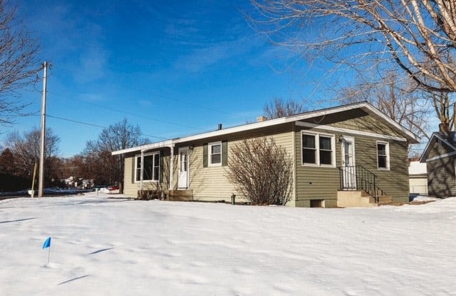 789 County Road E E - 789 County Road E, Vadnais Heights, MN 55127