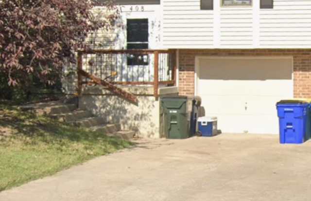 COMING SOON! Spacious 3-Bedroom Split-Level Duplex on a Quiet Lee’s Summit Cul-de-Sac photos photos