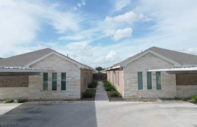 3B/2B Gated Community, Pet friendly- Edinburg TX photos photos