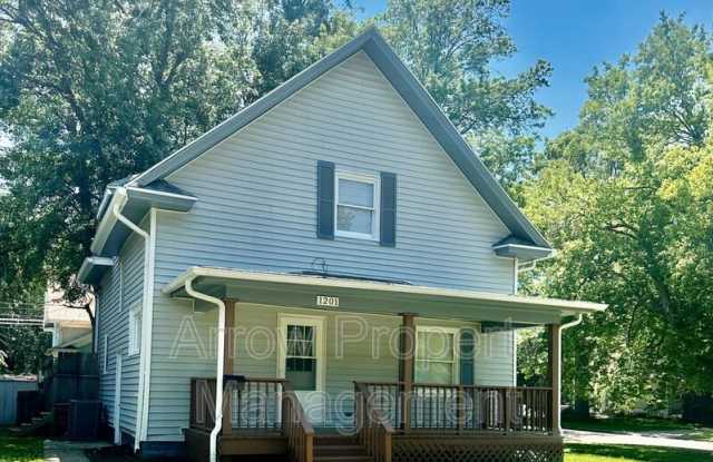 1201 Peach Street - 1201 Peach Street, Lincoln, NE 68502