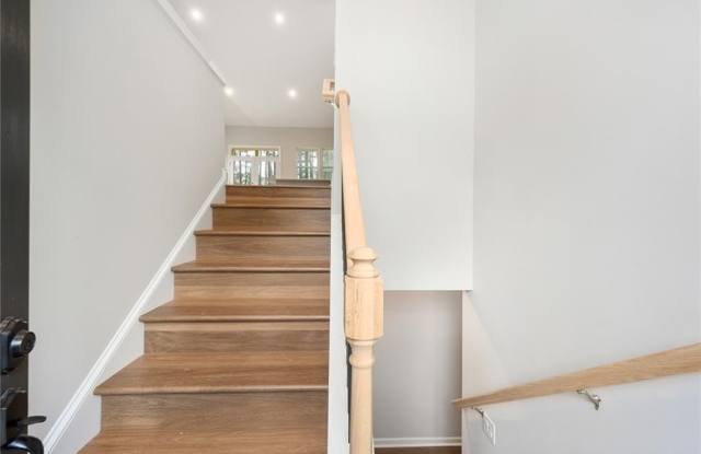 2295 Brandon Court Gallery 4