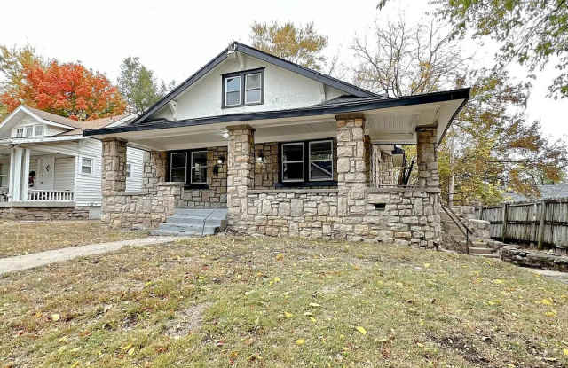 1842 E 67th Ter photos photos 1842 E 67th Ter photos photos