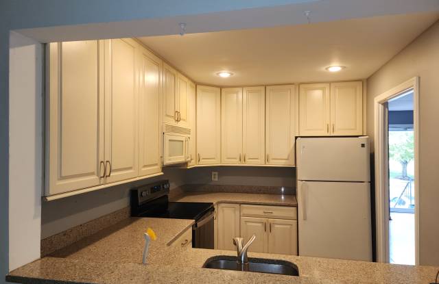 6022 Old Landing Way Gallery 4