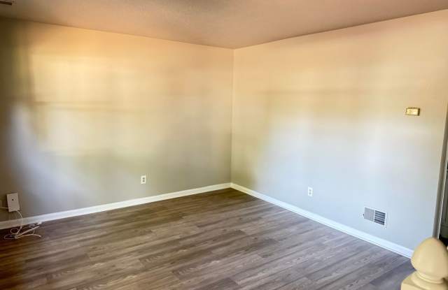 4401 Bleeker Court Gallery 3