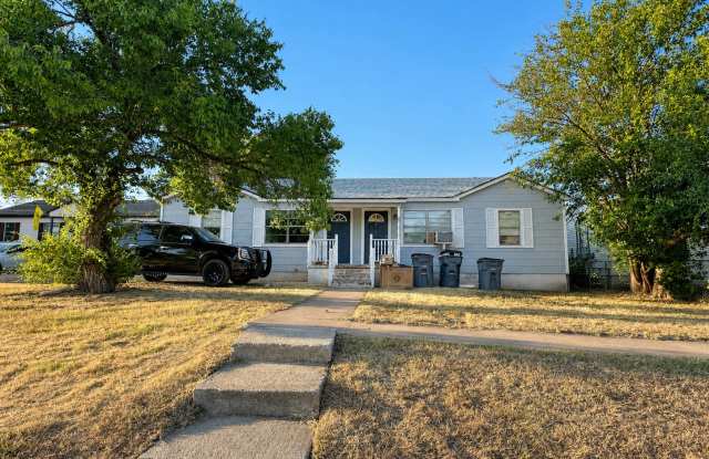 1181 Northwest Ozmun Avenue Gallery 1