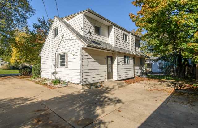 Spacious 5-Bedroom, 2-Bath Single-Family Home for Rent in Brown Deer, WI! Gallery 1