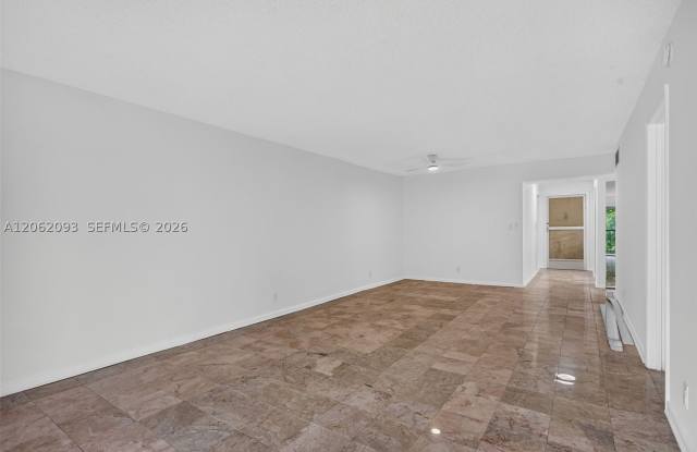 6080 NW 44th St Gallery 4