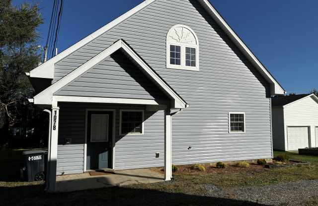 1078 College Ave Gallery 2