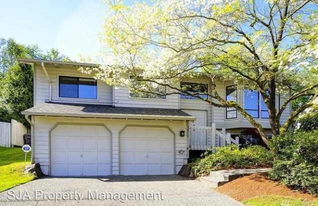 5211 154th Ave NE - 5211 154th Avenue Northeast, Redmond, WA 98052