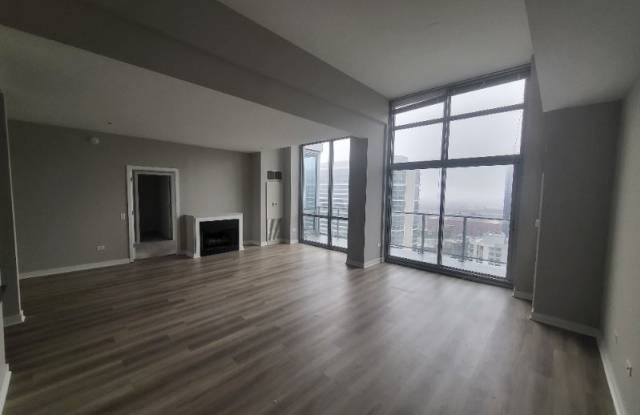 728 S Clark - 728 South Clark Street, Chicago, IL 60605