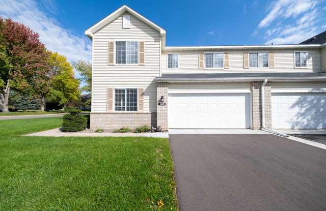 535 Tamarack Trl. Gallery 2