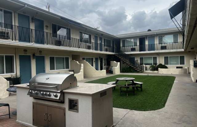 2613 W Olive Ave photos photos