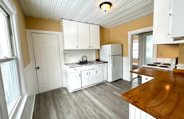 101-103 Daniels Ave photos photos