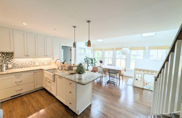 Private 3BR Home Near Wrightsville Beach with 2-Car Garage Gallery 1