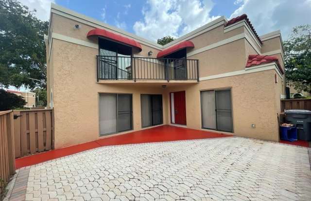 8243 Thames Boulevard Gallery 3