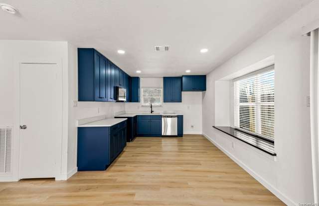 3325 Cliffside photos photos