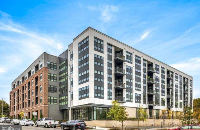 1761 OLD MEADOW RD unit: 413 photos photos