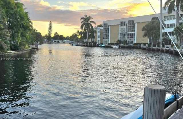 2990 NE 16th Ave photos photos