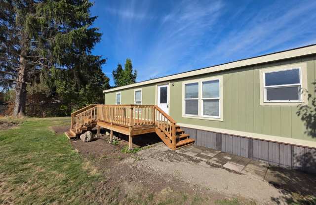 Beautifully Renovated 3 Bed / 2 Bath Mobile Home in Hayden, Idaho Gallery 2