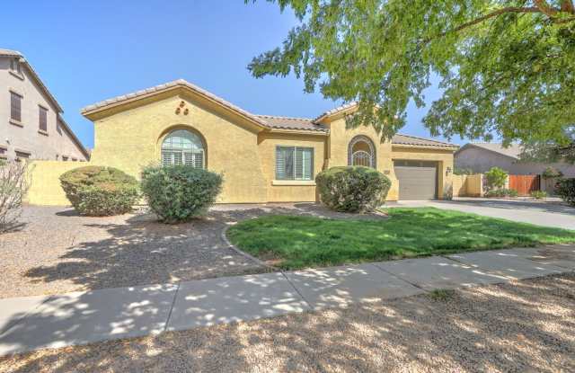 AVAILABLE NOW IN SHAMROCK ESTATES GILBERT!!! photos photos