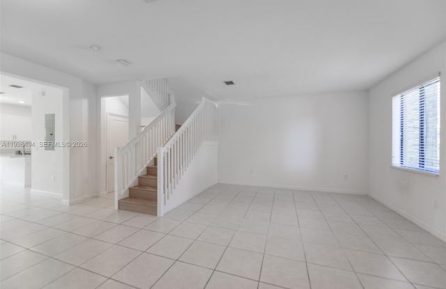 640 NE 207th St photos photos