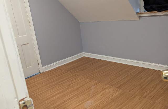 809 Oswego St Gallery 2