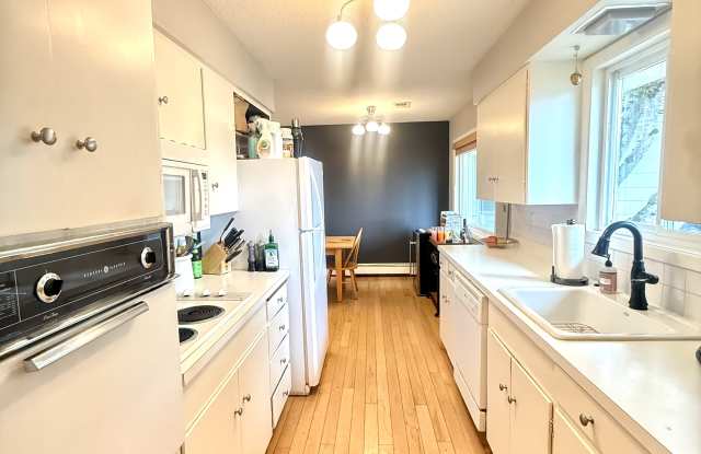 6955 Southwest Rollingwood Drive Gallery 3