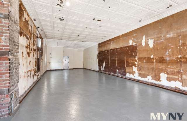 7324 Sixth Avenue Gallery 3