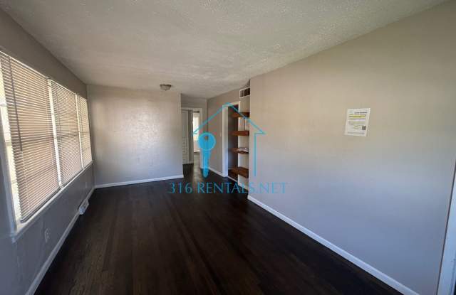 $1,195 - 3 bedroom/ 1 bathroom - Single Family Home Gallery 3