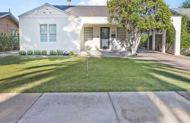 Charming Historic 3-Bed / 2-Bath Home Near Downtown Mesa photos photos