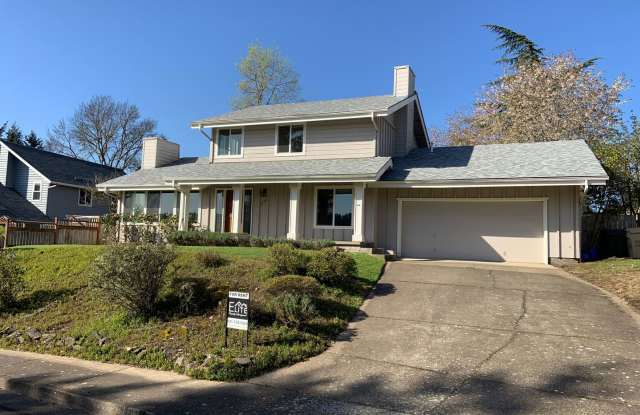 Updated Timberhill Home on Wisteria Gallery 3